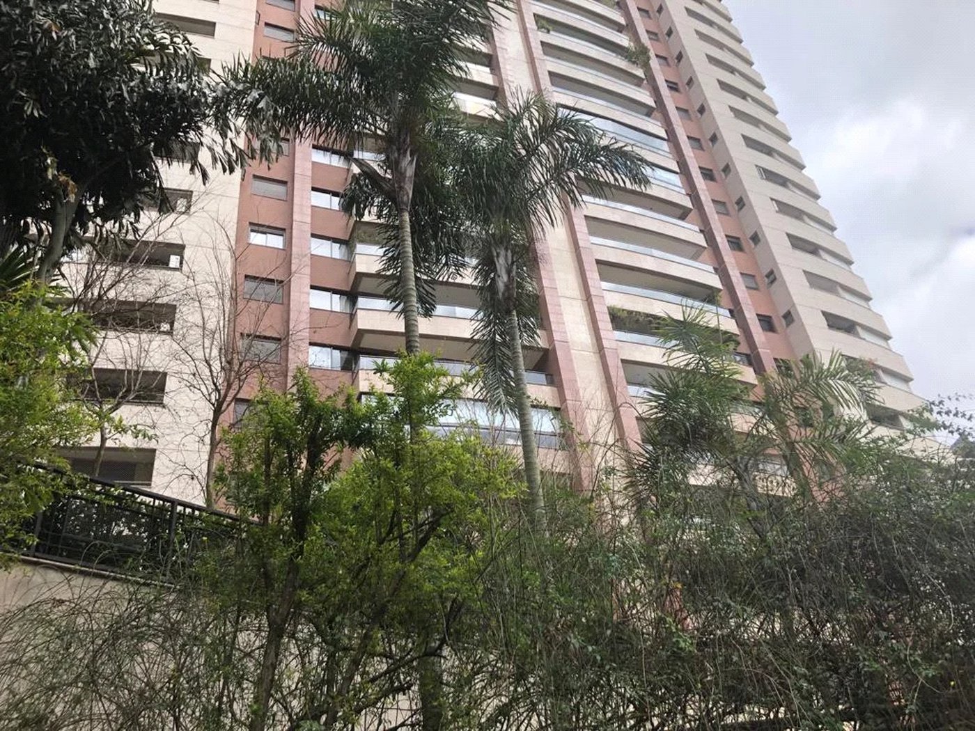 Apartamento à venda com 4 quartos, sendo 3 suítes, em Vila Suzana, São Paulo, SP