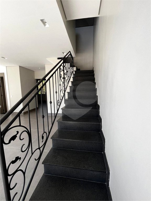 Casa à venda com 4 quartos, sendo 2 suítes,  no condomínio Florais Itália, Cuiabá - MT
