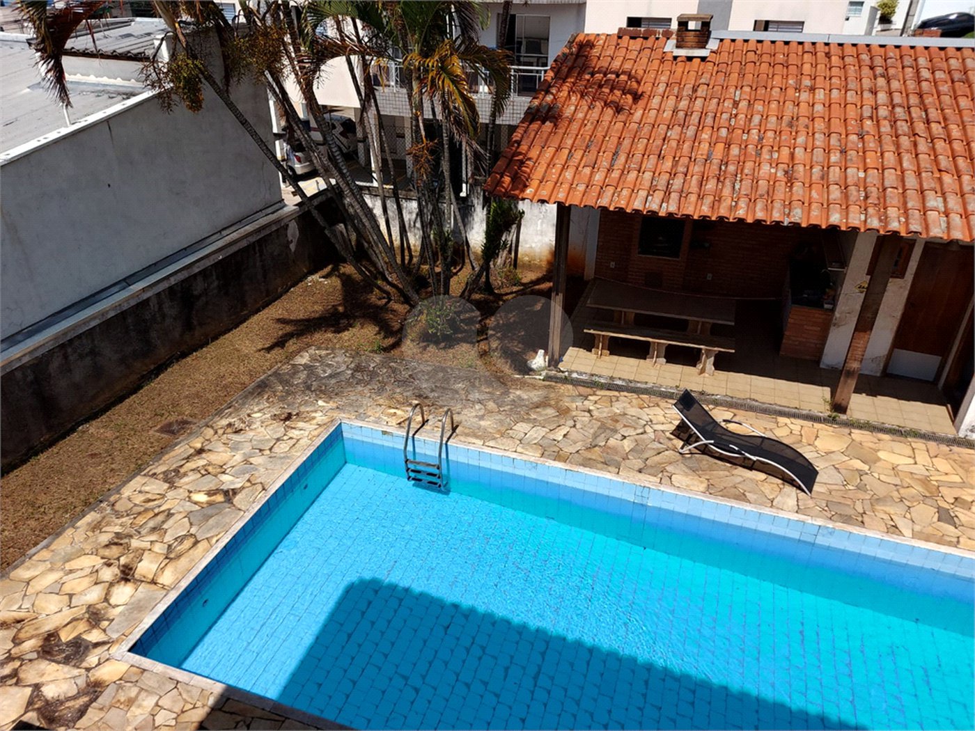 Sobrado à venda com 5 quartos, sendo 4 suítes, em Santa Rosa, Vinhedo, SP