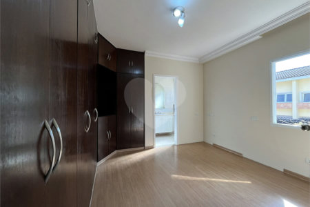 Casa para alugar com 4 quartos, sendo 2 suítes, no condomínio Porto Fino, São Paulo - SP