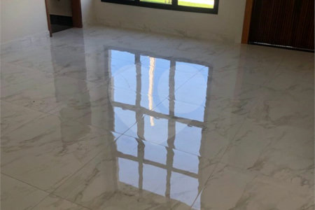 Indaiatuba - Condominio Jardins di Roma - Venda -Locação 0 R$ 10.000,00 mais encargos - condominio - R$ 650,00 - IPTU - R$ 230,00 - Terreno 300ms - construido 170 metros quadrados - Terrea - 3 quartos, uma suíte e uma demi suite , 4 banheiros , piscina - Preparado para água quente até a piscina!!