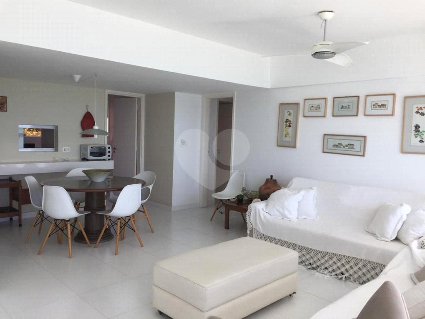 Apartamento à venda com 3 quartos em Pitangueiras, Guarujá, SP
