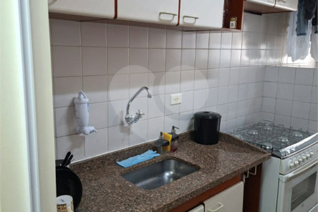 Apartamento à venda com 2 quartos em Parque Maria Domitila, São Paulo, SP