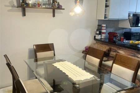 Sobrado à venda com 3 quartos, sendo 1 suíte,  em Vila Marari, São Paulo, SP