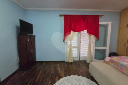 Casa à venda com 3 suítes no condomínio Granja Olga II, Sorocaba - SP