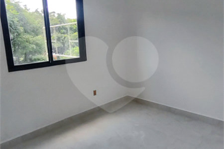 Sobrado à venda com 3 quartos, sendo 1 suíte, em Vila Granada, São Paulo, SP