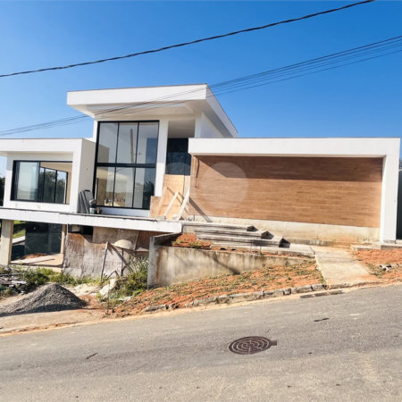 Casa à venda com 3 suítes no condomínio Residencial Green Ville, Rio de Janeiro - RJ