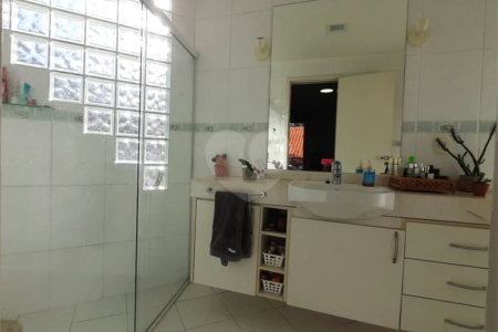 Casa à venda ou para alugar com 4 quartos, sendo 2 suítes, em City América, São Paulo, SP