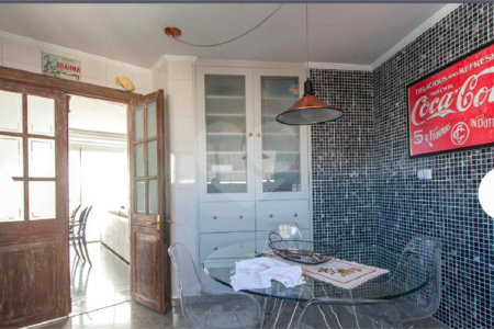 Apartamento de 200m² com 3 dormitórios, 2 suítes e 3 vagas em condomínio 1 por andar.