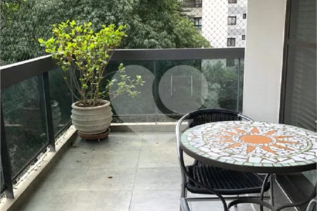 APARTAMENTO NA VILA MARIANA