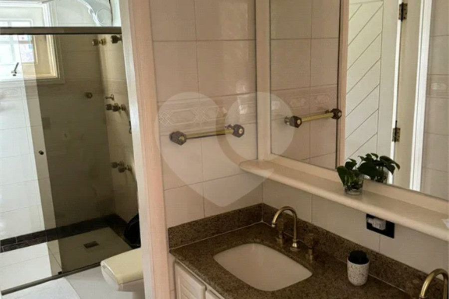Sobrado à venda com 4 quartos, sendo 2 suítes,  em Tremembé, São Paulo, SP