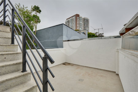 Sobrado à venda com 2 quartos, sendo 1 suíte,  em Jardim Prudência, São Paulo, SP