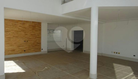 Casa à venda com 3 suítes no condomínio Villa Castanheira, São Paulo - SP