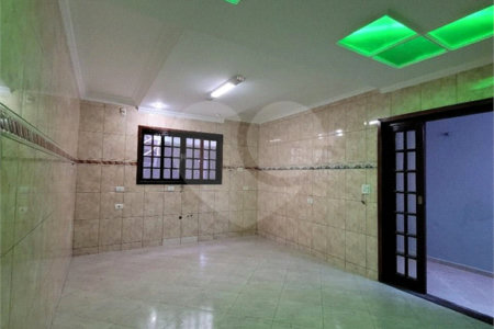 Sobrado à venda com 3 quartos, sendo 1 suíte,  em Jardim Ana Rosa, Suzano, SP
