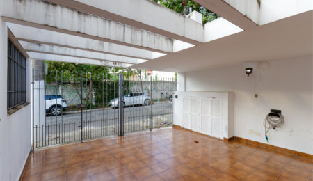 Casa à venda com 3 quartos, sendo 1 suíte,  em Campo Belo, São Paulo, SP