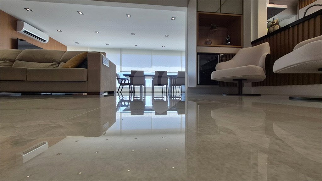 Apartamento à venda com 3 suítes em Santa Teresinha, São Paulo, SP