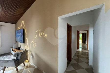 Casa à venda com 3 quartos, sendo 1 suíte, no condomínio Haras São Luiz, Salto - SP