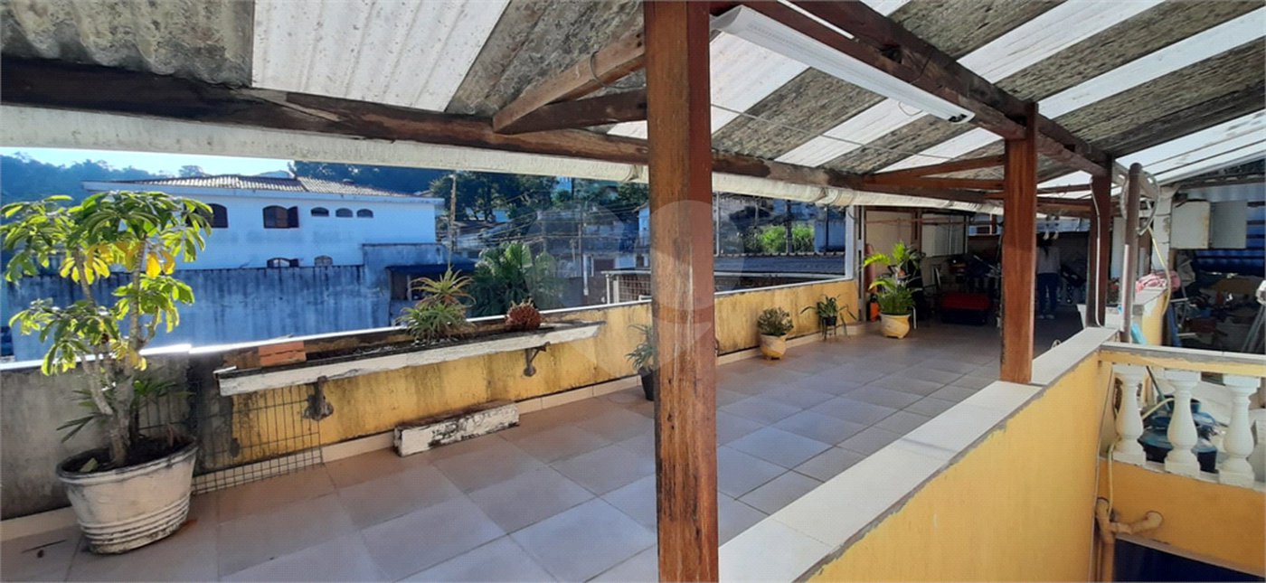 Sobrado à venda com 2 quartos em Horto, São Paulo, SP