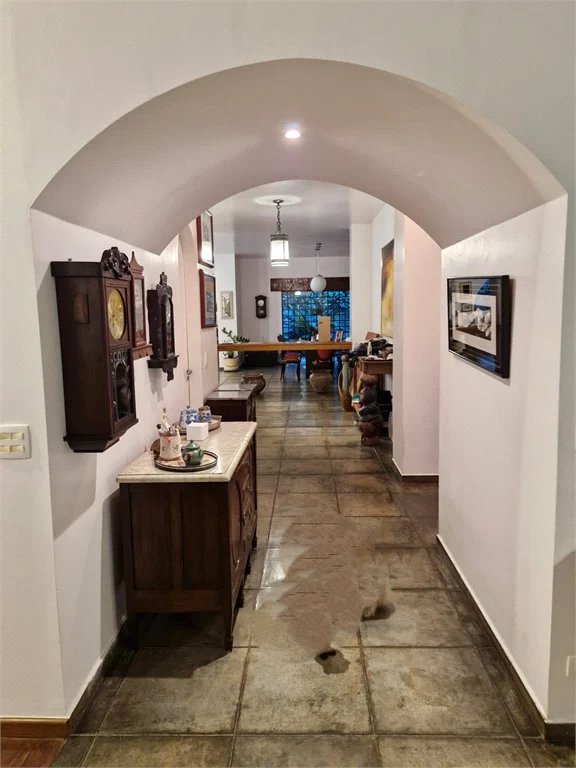 Sobrado à venda com 4 suítes em Alto de Pinheiros, São Paulo, SP