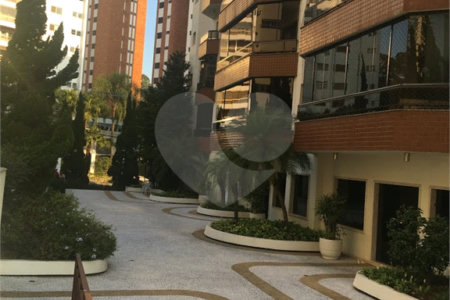 Apartamento à venda com 4 suítes em Vila Suzana, São Paulo, SP