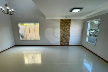 Casa de alto padrão, térrea no condomínio fechado Damha I em São Carlos.