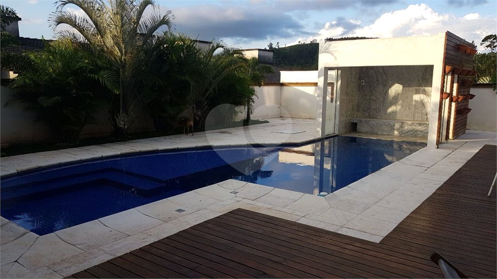 Casa à venda com 5 suítes no condomínio Vale do Sol, Bom Jesus dos Perdões - SP