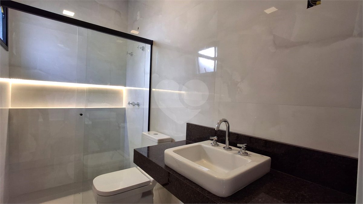 Casa à venda com 3 quartos, sendo 1 suíte, no condomínio Jardim Residencial Villagio Ipanema I, Sorocaba - SP