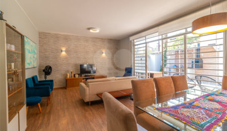 Casa Térrea à venda com 3 quartos, sendo 1 suíte,  em Chácara Santo Antônio, São Paulo, SP