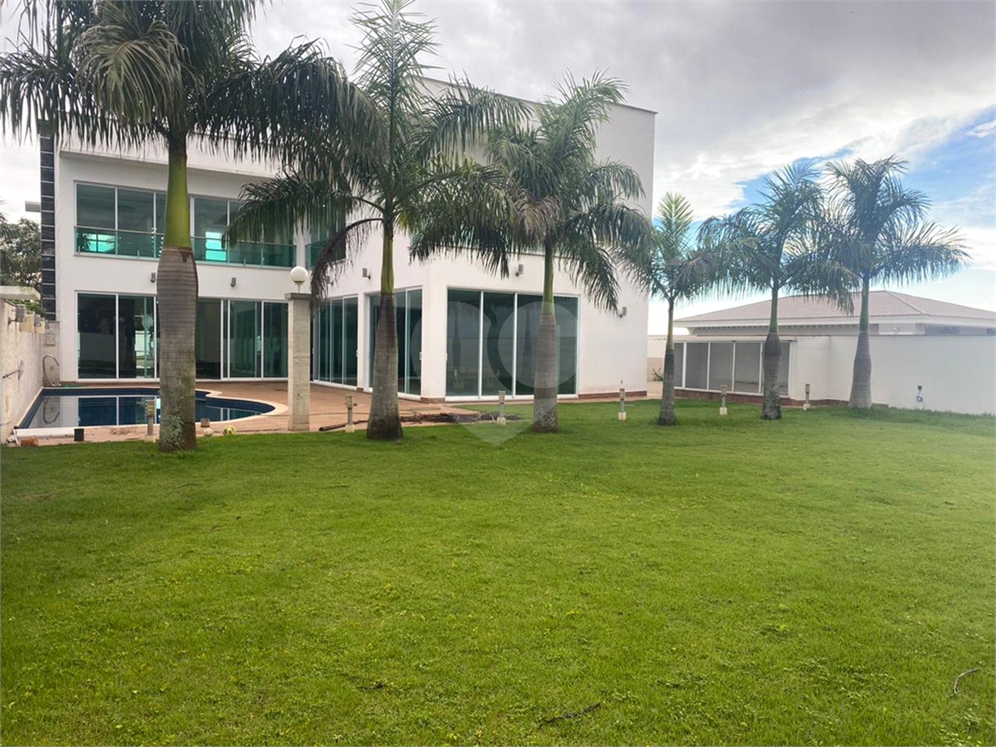 Casa à venda ou para alugar com 4 suítes no condomínio Saint Patrick, Sorocaba - SP