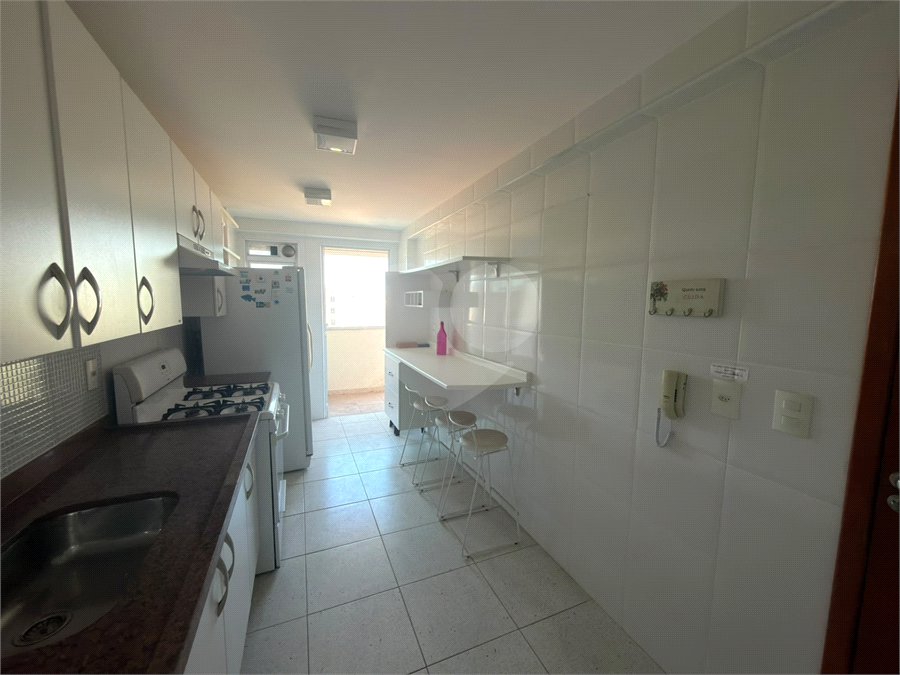 Apartamento à venda com 2 quartos, sendo 1 suíte,  em Vila Nova, Cabo Frio, RJ
