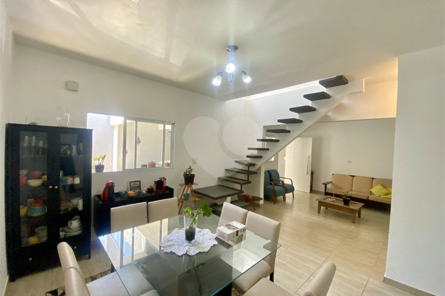 Sobrado à venda com 4 quartos, sendo 1 suíte, em Vila Medeiros, São Paulo, SP