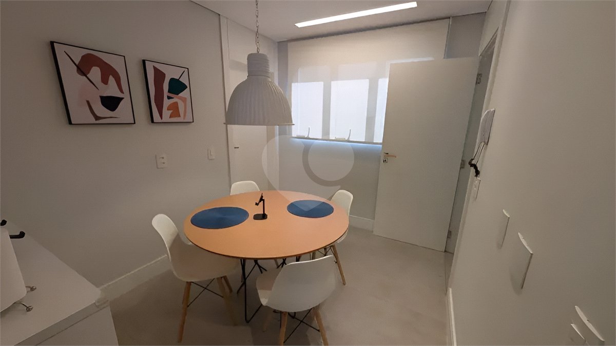 Apartamento à venda com 4 quartos, sendo 1 suíte, em Campo Belo, São Paulo, SP