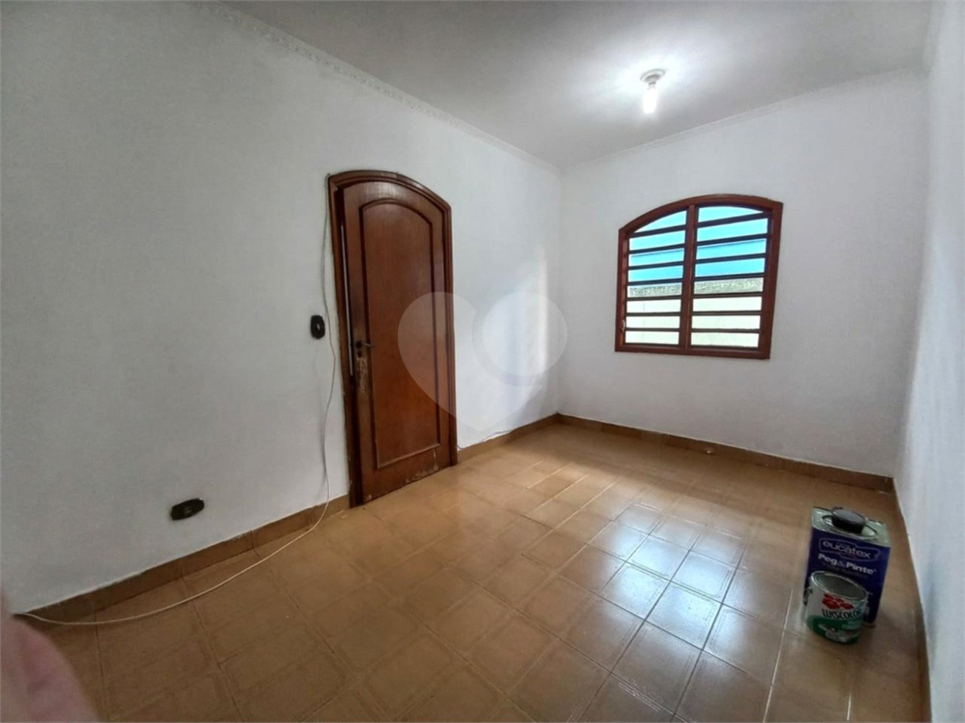 Casa à venda com 3 quartos, sendo 1 suíte, em Jardim das Vertentes, São Paulo, SP