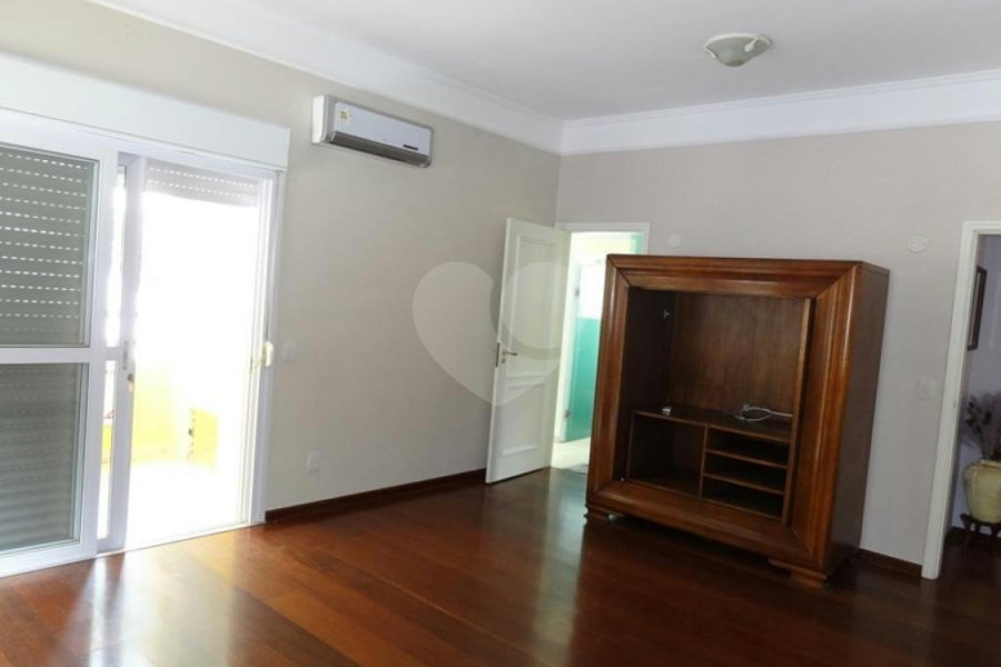 Casa à venda com 4 suítes no condomínio Jardim Ibiratiba, São Paulo - SP