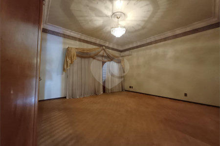 Casa à venda com 6 suítes no condomínio Portal da Raposo, Sorocaba - SP
