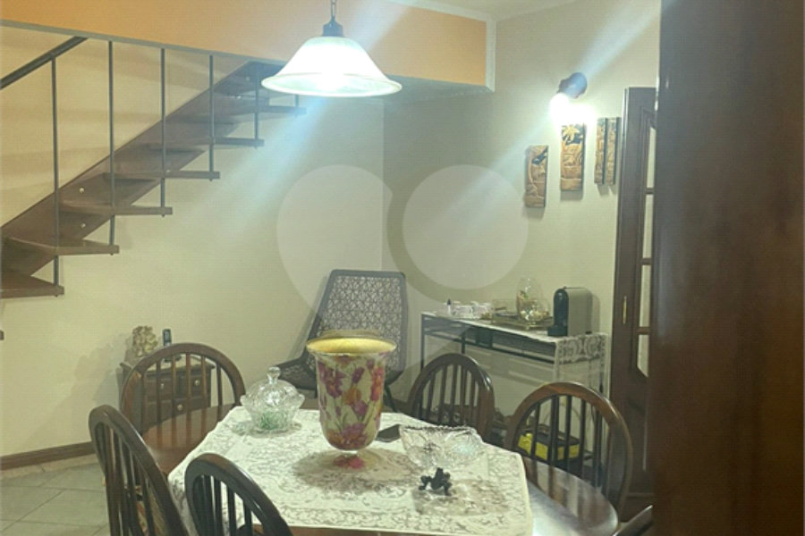 Sobrado à venda com 4 quartos, sendo 1 suíte, em Tremembé, São Paulo, SP