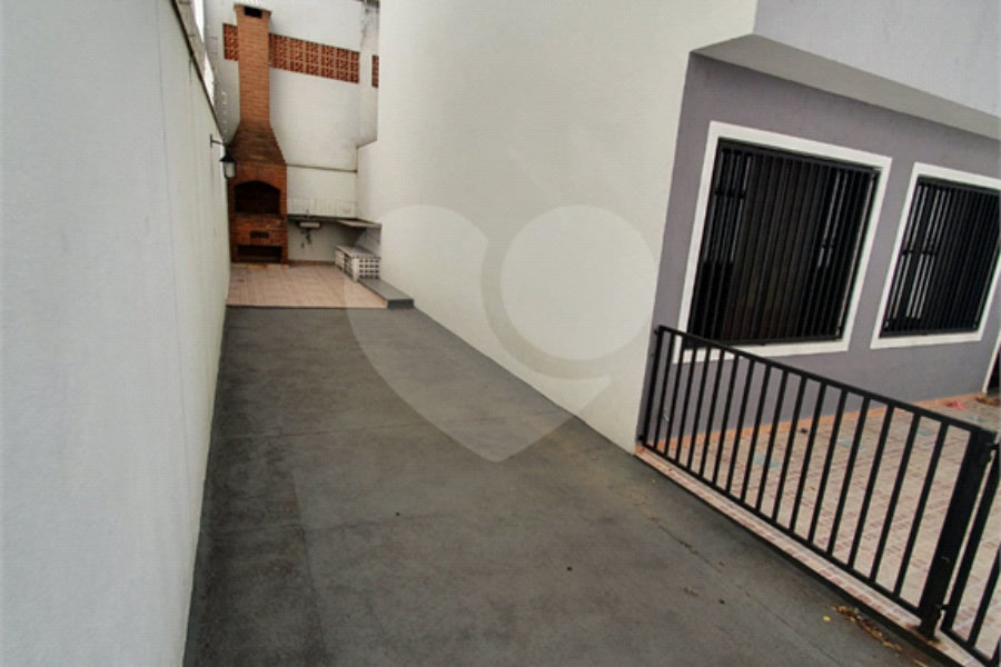 Casa à venda com 3 quartos, sendo 1 suíte, no condomínio Res Azaléias, São Paulo - SP