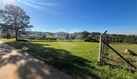 Terreno à venda em Condomínio Residencial Pinheiros do Lago, Alambari, SP
