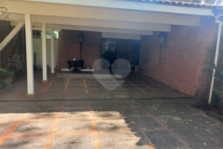 Casa à venda com 3 quartos, sendo 2 suítes, em Morumbi, São Paulo, SP