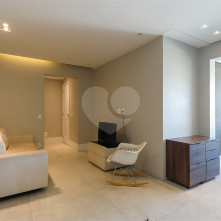 Apartamento à venda com 3 quartos, sendo 1 suíte,  em Vila Anastácio, São Paulo, SP