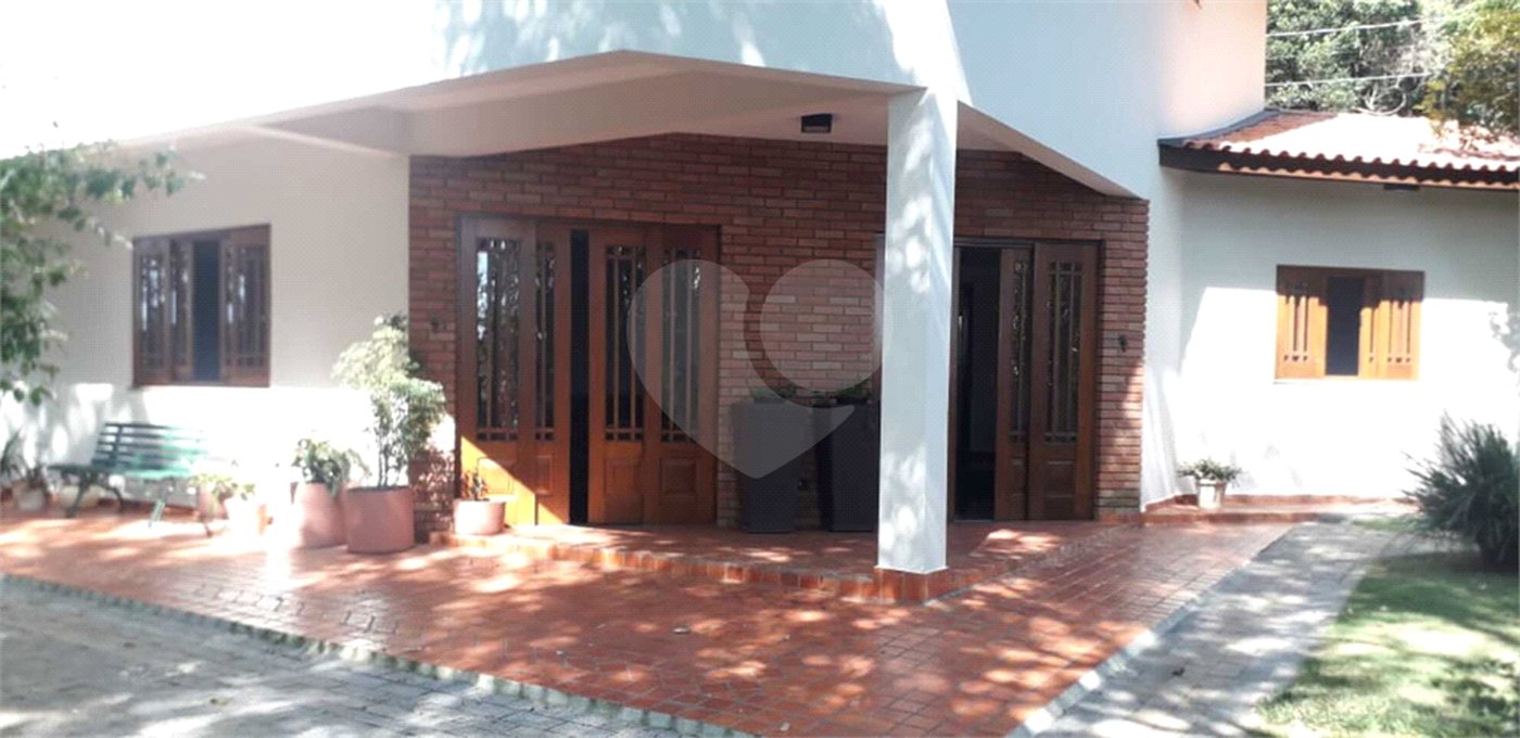 Casa à venda com 3 quartos, sendo 4 suítes,  no condomínio Alpes da Cantareira, Mairiporã - SP