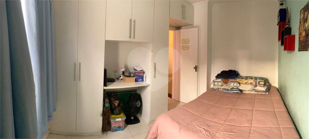 Casa à venda com 3 quartos, sendo 2 suítes, no condomínio Ibarra, São Paulo - SP