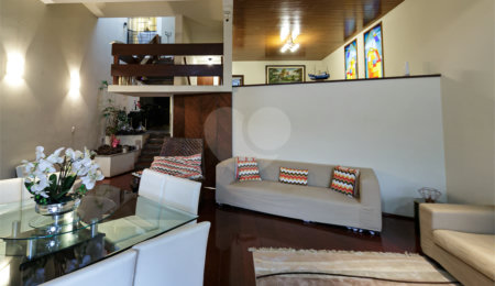 Casa à venda com 4 quartos, sendo 3 suítes,  em Alto da Boa Vista, São Paulo, SP