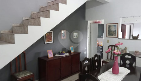 Sobrado à venda com 2 suítes no Centro, Bom Jesus dos Perdões, SP