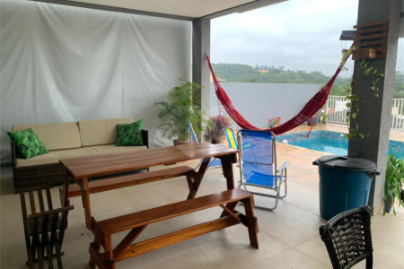 Casa à venda com 3 quartos, sendo 1 suíte, no condomínio Residencial Ponderosa, São Roque - SP