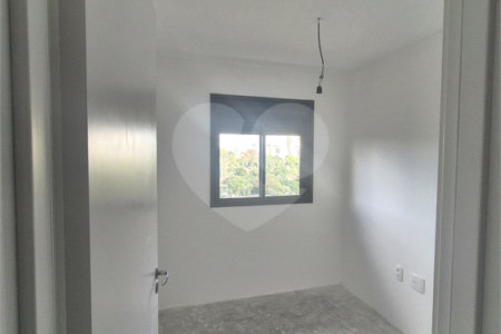 Apartamento à venda com 3 quartos, sendo 1 suíte, em Vila Anastácio, São Paulo, SP