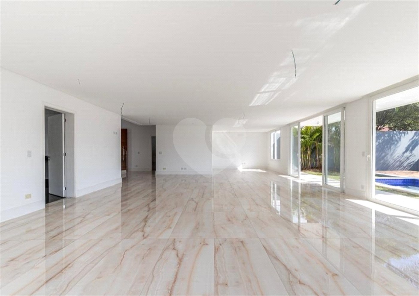 Casa à venda com 4 suítes no condomínio Porto Fino, São Paulo - SP