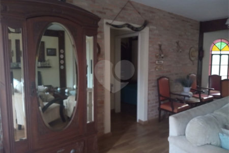 Chácara à venda com 7 quartos, sendo 3 suítes, em Saboó, São Roque, SP