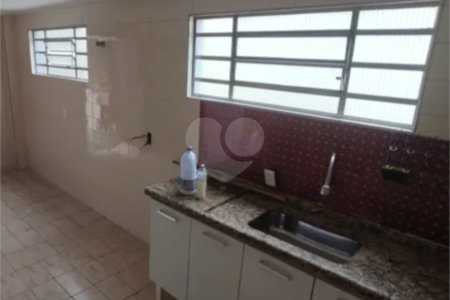 Sobrado à venda com 3 quartos, sendo 1 suíte, em Jardim Pinheiros, São Paulo, SP