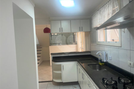 Casa à venda com 3 quartos, sendo 1 suíte,  no condomínio Vilagio Viccino, São Paulo - SP